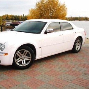 Продам автомобиль CHRYSLER 300 C седан